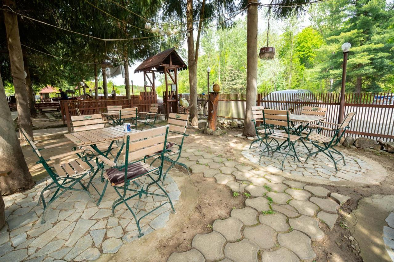 La Padure Hotel Brebu Exterior photo